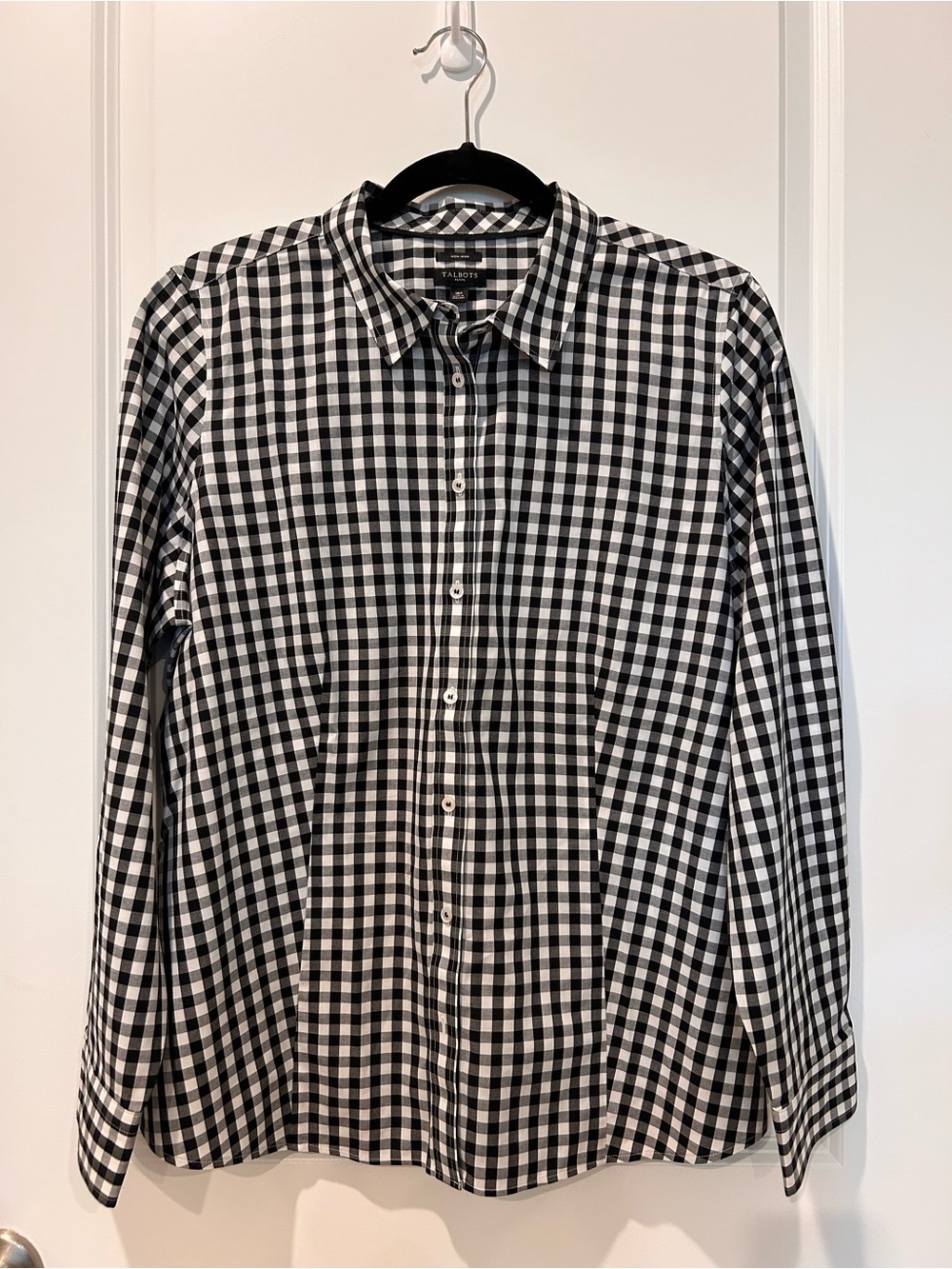 Talbot’s Ladies White and Black Gingham Plaid Non Iron Shirt~size 16P